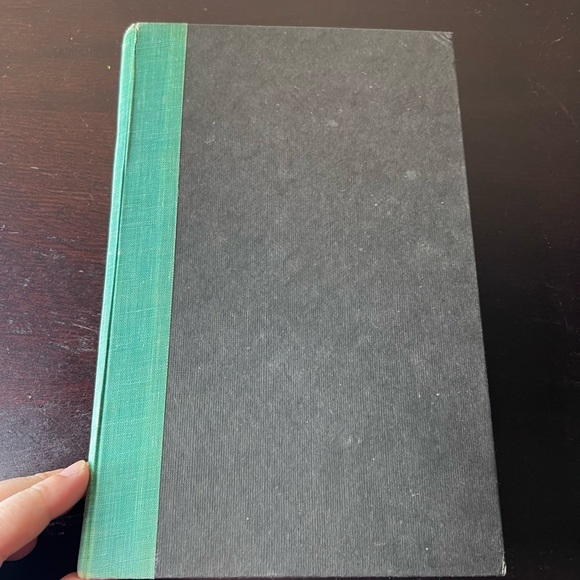 Vintage 1960 1st Edition “The Complete Illustrated Book of Yoga” by Swami Vishnu - Picture 2 of 10